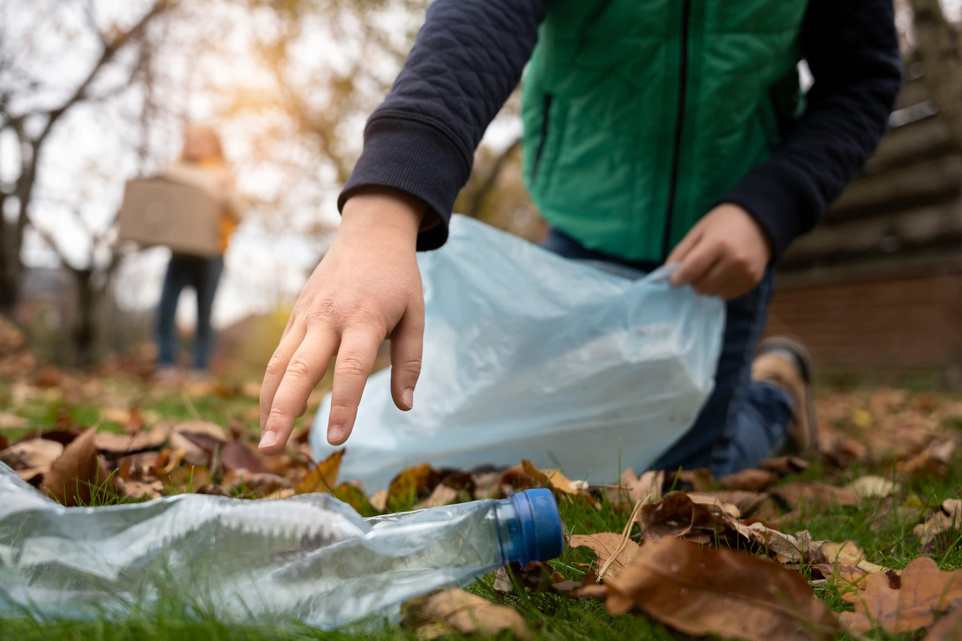 kids-learnign-about-environment