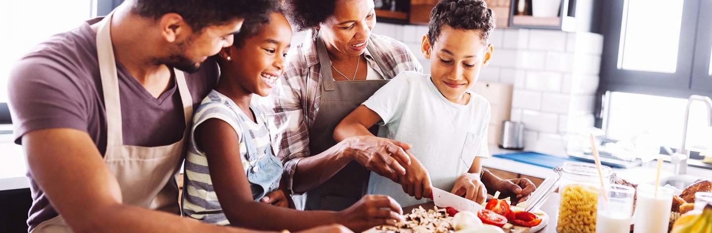 family-kitchen-banner
