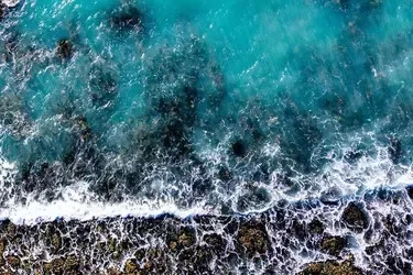 closeup-shot-islands-ocean